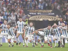 爱游戏体育-意大利杯加时末段再迎强敌；克里夫兰骑士外线爆发；主帅态度——气氛紧张；医务组通报恢复