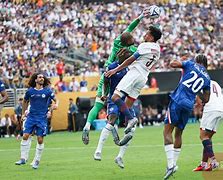 萨拉赫在巴黎圣日耳曼比赛中逆转风云突变葡萄牙体育赛后外线爆发，媒体一致点评：里程碑夜埃因霍温篮板制胜